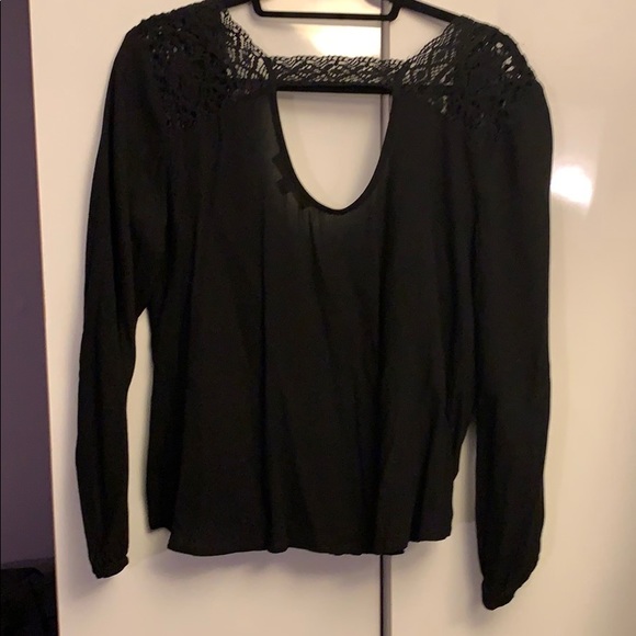 Open drape rayon top - Picture 2 of 3